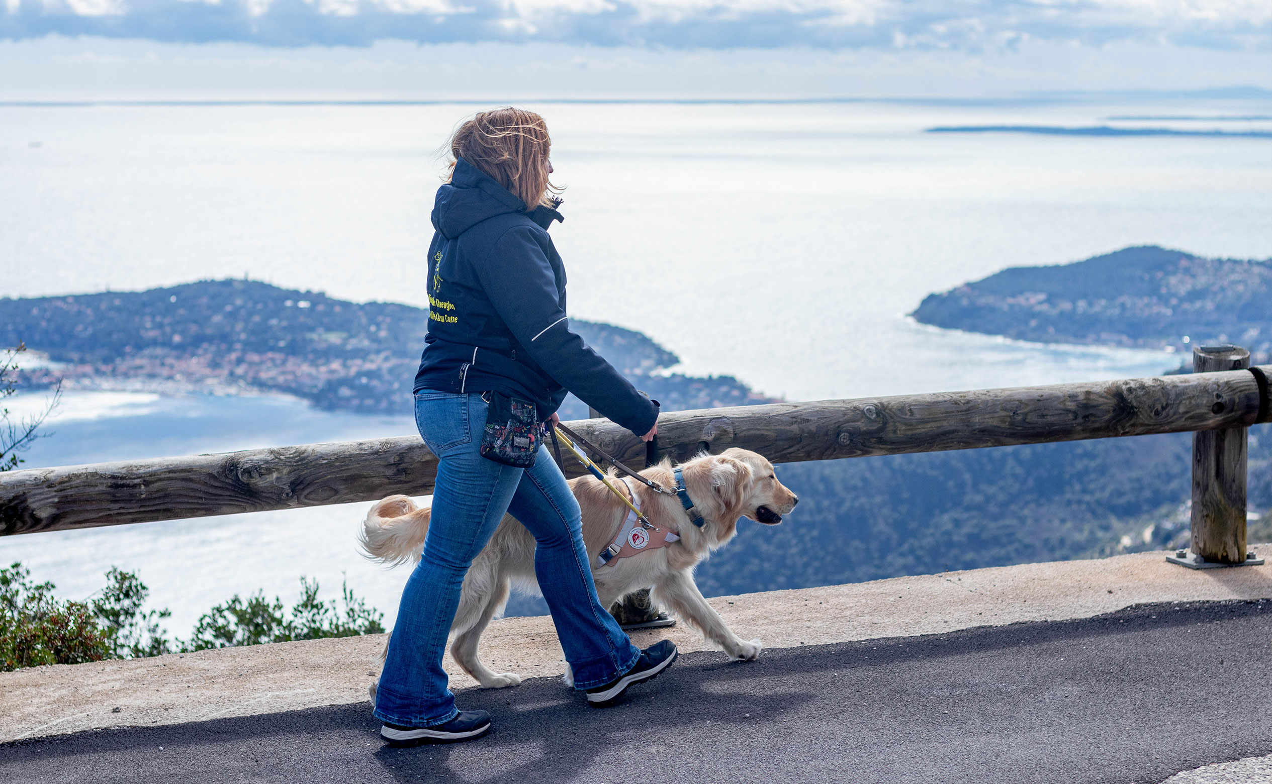 Accueillir un futur chien guide, en devenant famille d’accueil